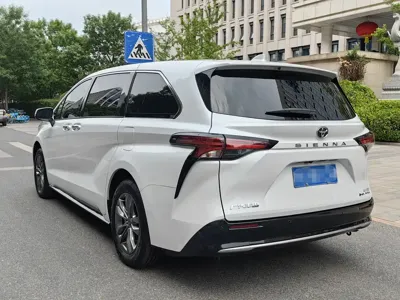 Toyota Sienna 2026, 5000 км, за 45713.82 USD