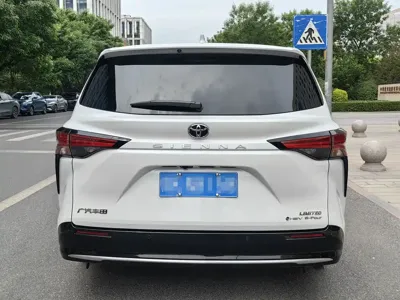 Toyota Sienna 2026, 5000 км, за 45713.82 USD