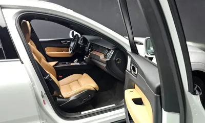 Volvo XC60 2022, 53663 км, за 28358.03 USD - фото 11