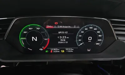 Audi e-tron 2021, 121825 км, за 29666.33 USD - фото 8