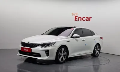 Kia K5 · 2017 год