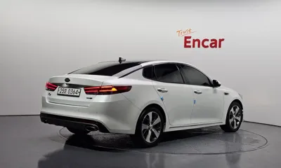 Kia K5 2017, 124599 км, за 7214.13 USD