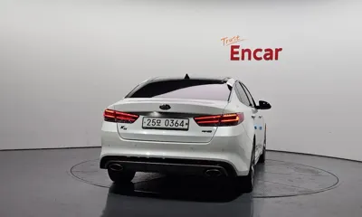 Kia K5 2017, 124599 км, за 7214.13 USD