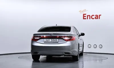 Hyundai Grandeur 2014, 168834 км, за 2644.11 USD