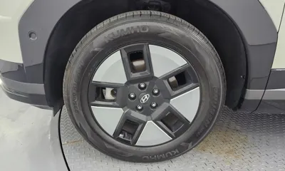 Hyundai Santafe 2024, 107651 км, за 20121.11 USD