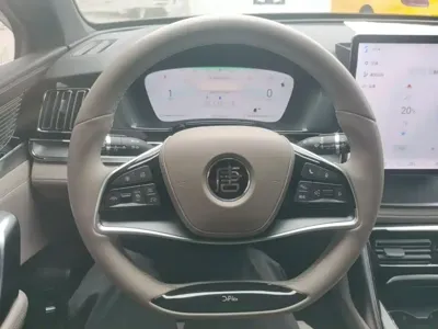 BYD Tang New Energy 2024, 32599 км, за 14630.97 USD - фото 11