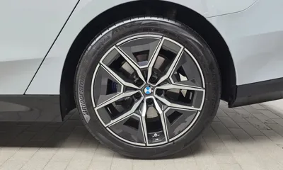 BMW 5-Series 2026, 10065 км, за 61347.37 USD - фото 21