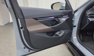 BMW 5-Series 2026, 10065 км, за 61347.37 USD - фото 24