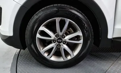Hyundai Santafe 2015, 222391 км, за 5185.77 USD
