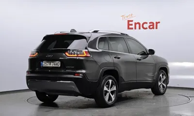 Jeep Cherokee 2021, 61748 км, за 11736.9 USD