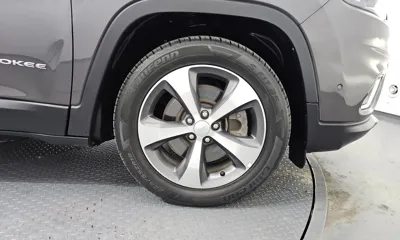 Jeep Cherokee 2021, 61748 км, за 11736.9 USD
