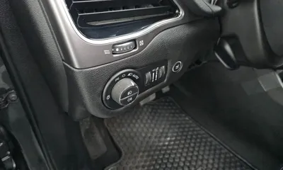 Jeep Cherokee 2021, 61748 км, за 11736.9 USD - фото 16