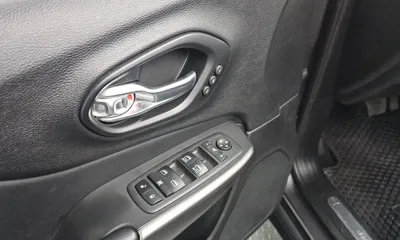 Jeep Cherokee 2021, 61748 км, за 11736.9 USD - фото 17
