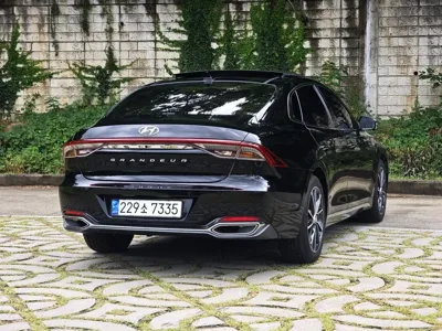 Hyundai Grandeur 2022, 99578 км, за 15097.81 USD