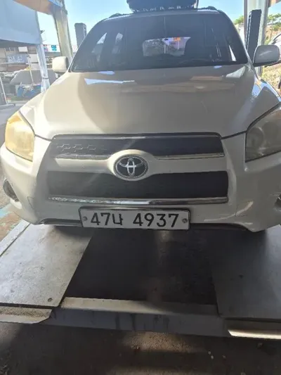 Toyota RAV4 · 2011 год