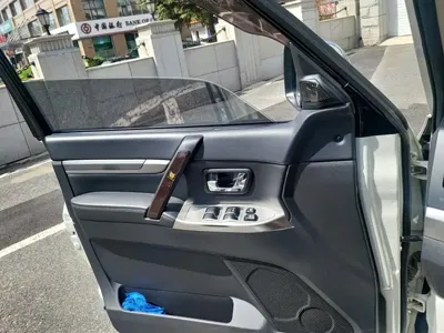 Mitsubishi Pajero (Import) 2018, 100100 км, за 17951.39 USD - фото 7