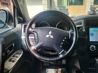 Mitsubishi Pajero (Import) 2018, 100100 км, за 17951.39 USD - фото 15