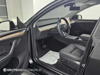 Tesla Model Y 2024, 45154 км, за 27504.27 USD - фото 11