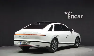 Hyundai Grandeur 2023, 44285 км, за 20218.04 USD