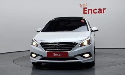 Hyundai Sonata 2015, 93871 км, за 7930.83 USD