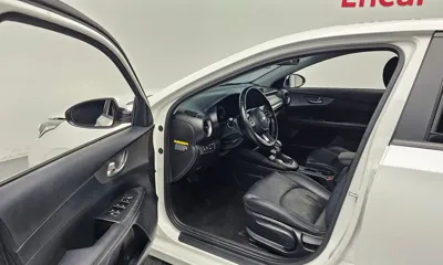 Kia K3 2020, 90665 км, за 8395.69 USD - фото 10