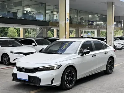 Honda Civic · 2025 год