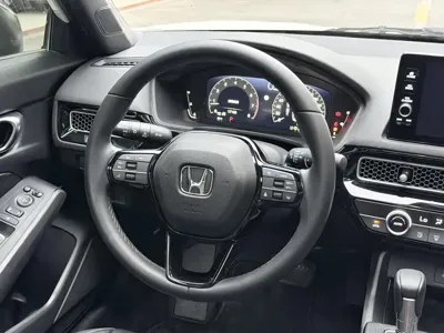 Honda Civic 2025, 8000 км, за 11757.93 USD