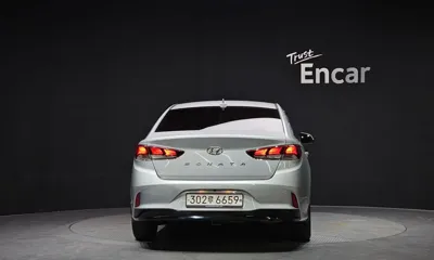 Hyundai Sonata 2018, 112992 км, за 5785.02 USD