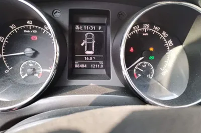 Skoda Yeti 2014, 88500 км, за 8111 USD - фото 12