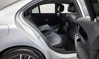 Mercedes-Benz C-Class 2019, 43597 км, за 13916.24 USD - фото 12