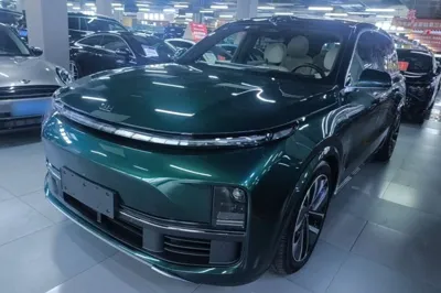 Li Auto L9 · 2022 год
