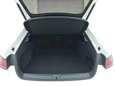 Volkswagen CC 2022, 63000 км, за 16627.11 USD - фото 7