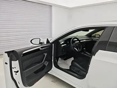 Volkswagen CC 2022, 63000 км, за 16627.11 USD - фото 10