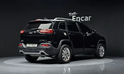 Jeep Cherokee 2015, 200081 км, за 4089.86 USD