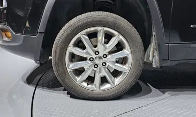 Jeep Cherokee 2015, 200081 км, за 4089.86 USD