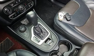 Jeep Cherokee 2015, 200081 км, за 4089.86 USD - фото 9