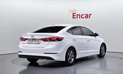 Hyundai Avante 2018, 131524 км, за 5842.2 USD