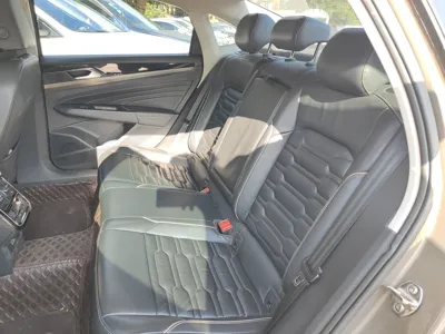 Volkswagen Passat 2019, 98500 км, за 13488 USD - фото 18