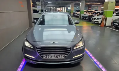 Hyundai Genesis 2015, 139700 км, за 5856.68 USD