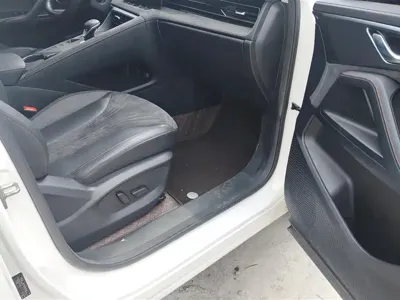Roewe D5X DMH 2024, 16400 км, за 11657.17 USD - фото 8