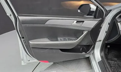 Hyundai Sonata 2018, 112992 км, за 5785.02 USD - фото 24