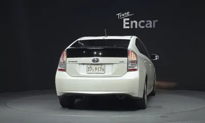 Toyota Prius 2011, 172216 км, за 3610.35 USD