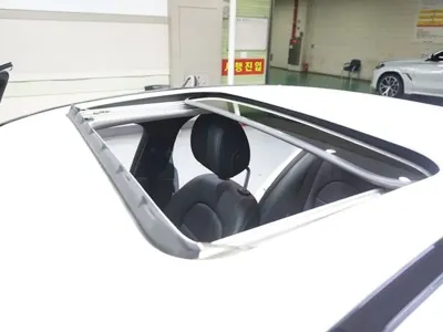 Mercedes-Benz C-Class 2018, 48173 км, за 13088.32 USD - фото 12