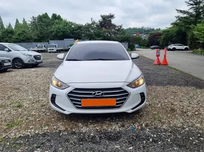 Hyundai Avante 2018, 216916 км, за 2745.25 USD