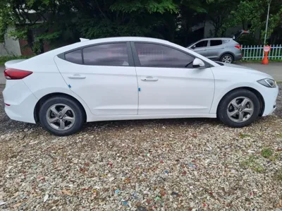 Hyundai Avante 2018, 216916 км, за 2745.25 USD