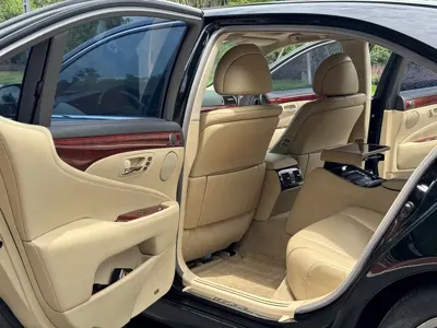 Lexus LS 2007, 290000 км, за 15891.39 USD