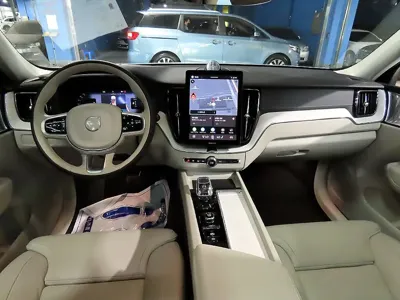 Volvo XC60 2026, 7021 км, за 49231.98 USD - фото 7