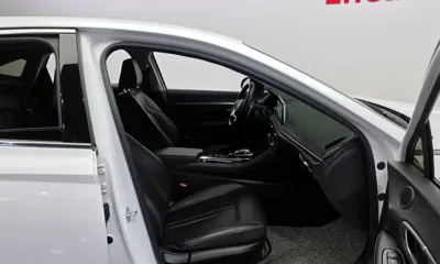 Hyundai Sonata 2022, 70686 км, за 10264.89 USD - фото 9