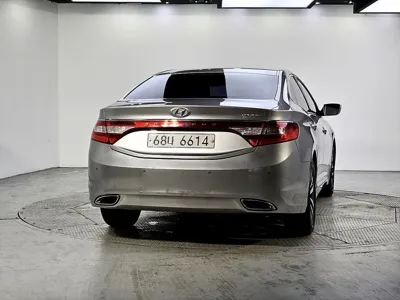 Hyundai Grandeur 2011, 107960 км, за 2925.31 USD