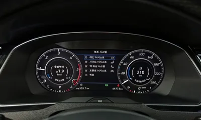 Volkswagen Arteon 2018, 64773 км, за 13130.58 USD - фото 8
